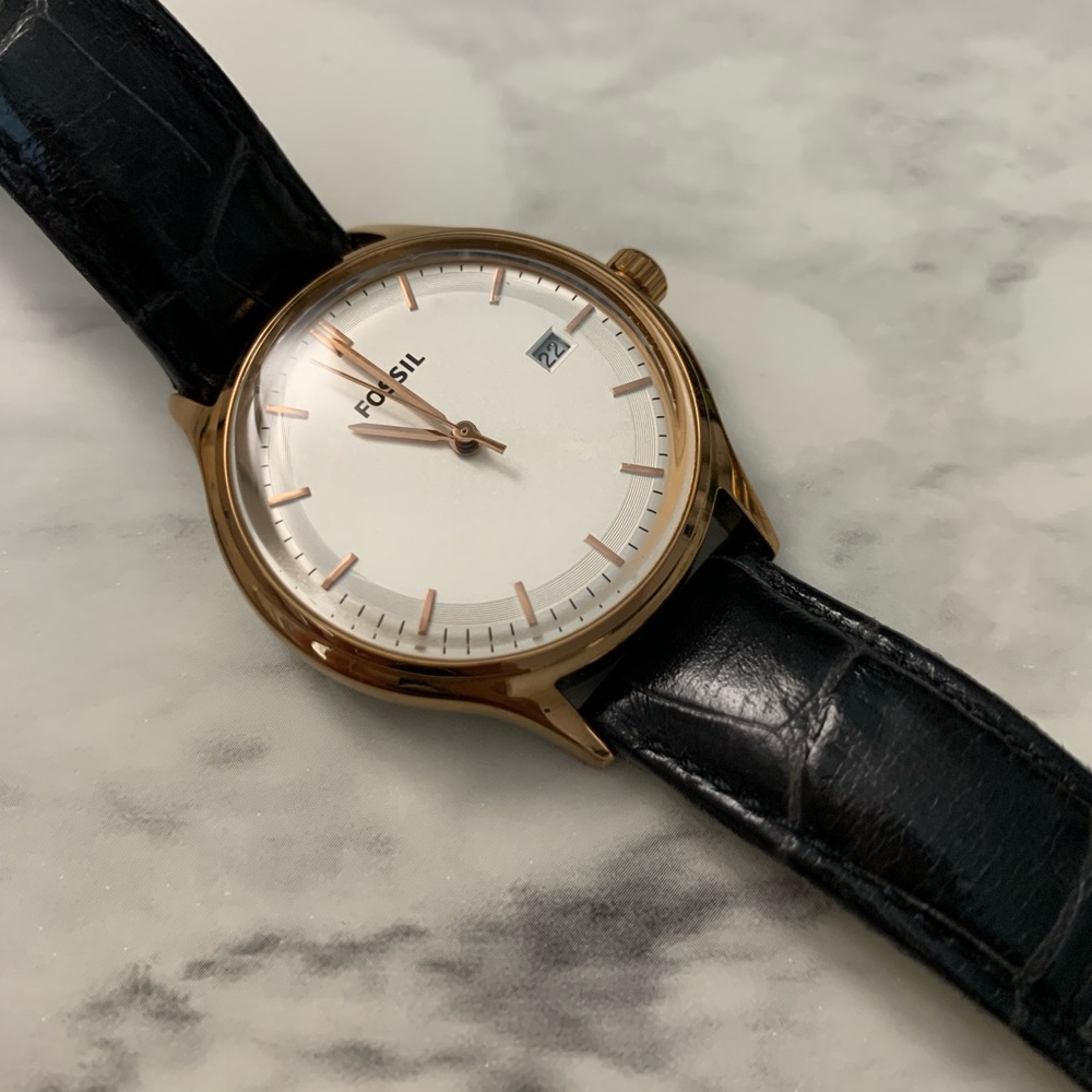 Leather Strap Fossil Watch - Picture 2 of 7